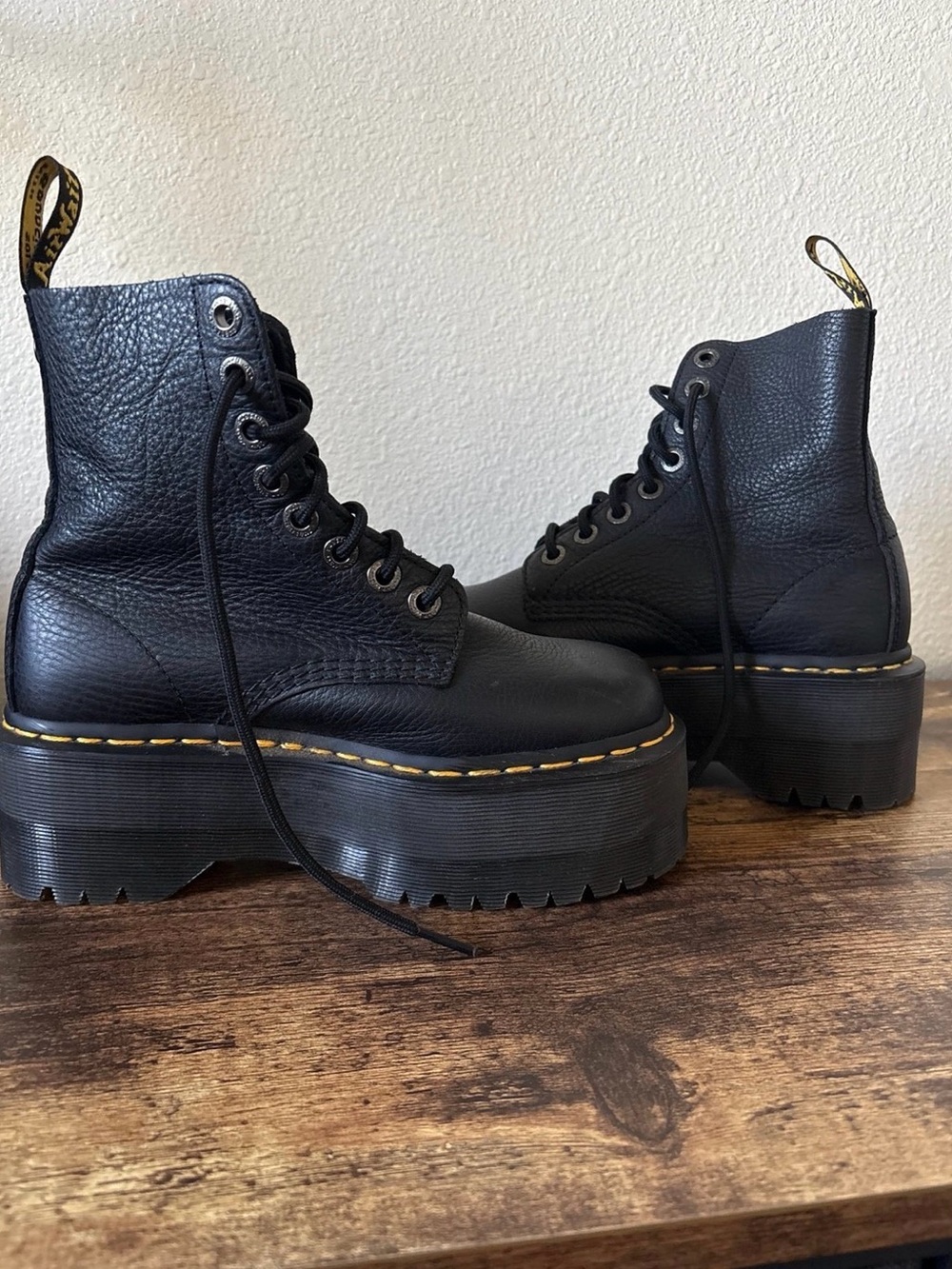 Dr. Martens Pascal Max Black Platform Lace-Up Combat Boots Size 6 - Picture 6 of 8